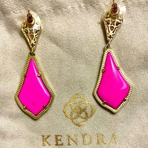 Kendra Scott Magenta Alex drop in magenta
